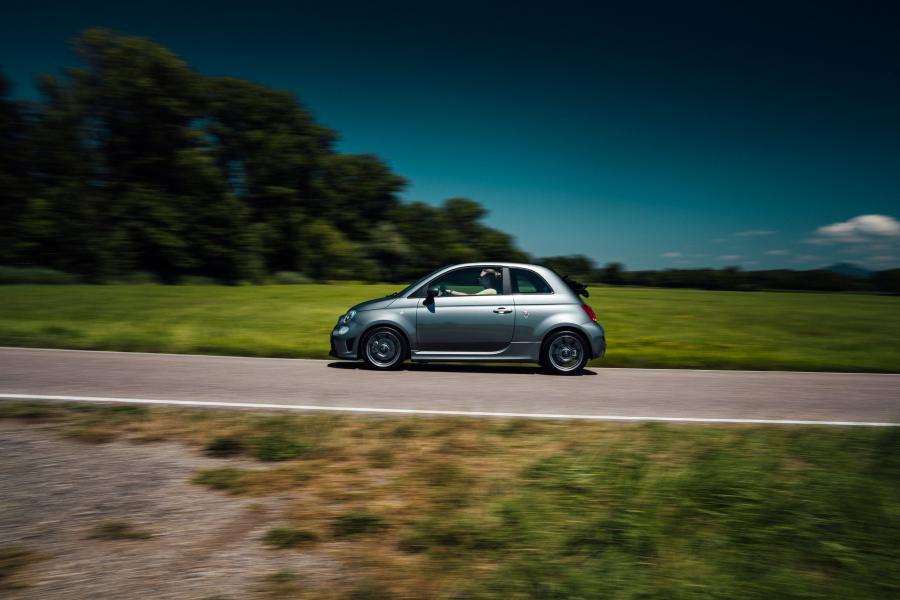  Abarth 595C (312) 2016 года  (WW) (фото 2 из 26)
